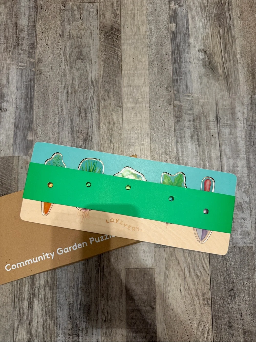Lovevery Kids Puzzle - Green Wooden Community Garden Peg Puzzle BRAND NEW